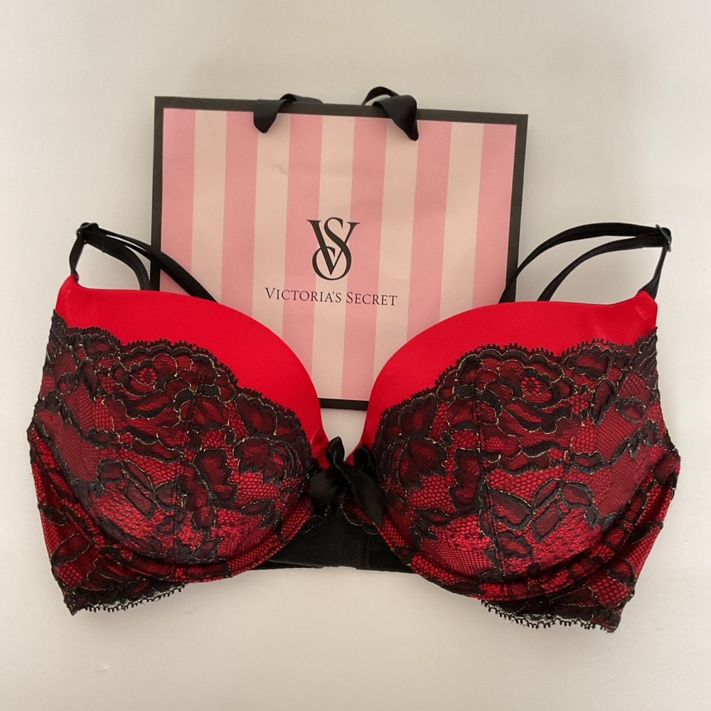 Victorias Secret Very Sexy Plunge Bra NWOT  size 34D
